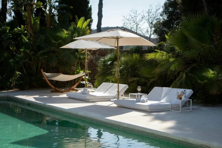 Luxury Villa Experience: Why High-End Travelers Choose Villas Over Hotels