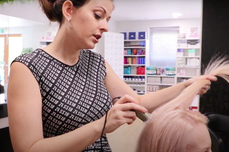 Why Coastal Towns Tend to Develop a Different Hair and Beauty Culture Than the City