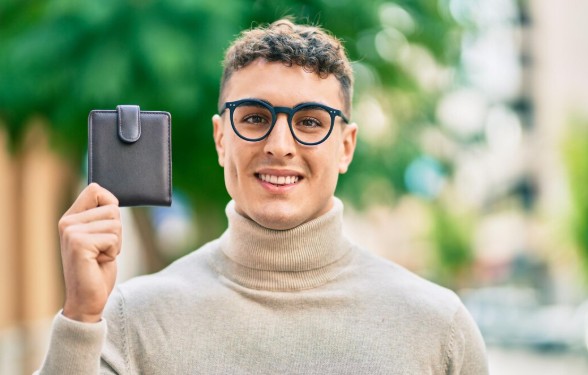 What to Consider When Buying a Wallet for Everyday Use What to Consider When Buying a Wallet for Everyday Use