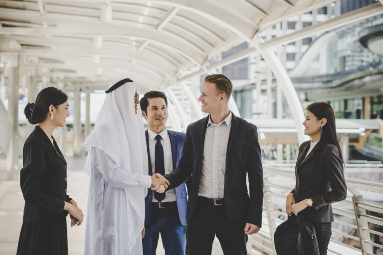 How Dubai’s PRO Services Can Simplify Company Formation for Expats