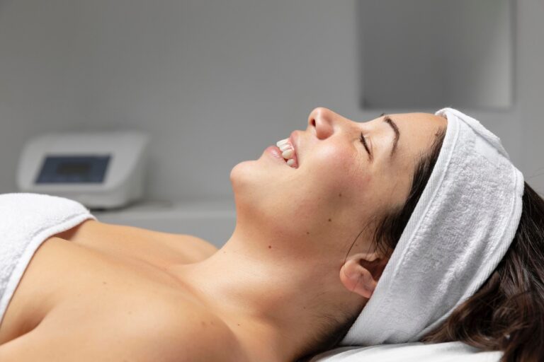 How to Choose Professional Facial Slimming in Melbourne Today