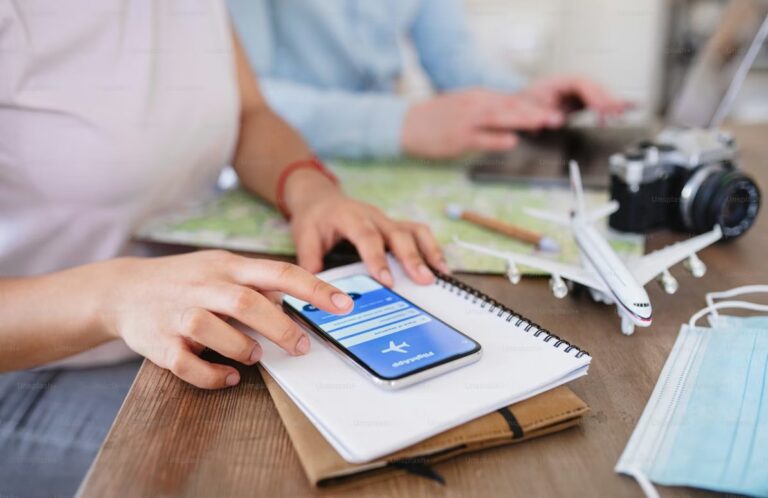 Travel Booking Apps vs Travel Management Companies: What Works Better