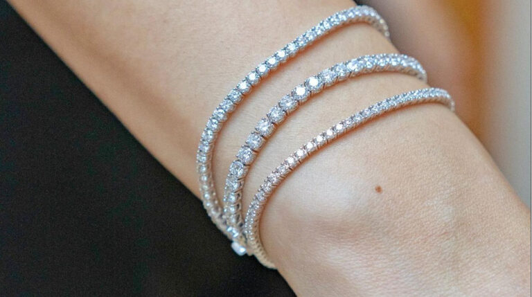 Spotlighting the Latest Trends in Lab Diamond Tennis Bracelets Spotlighting the Latest Trends in Lab Diamond Tennis Bracelets