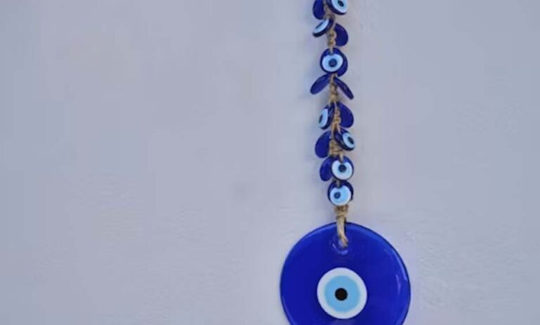 Do Evil Eye Accessories Go with Gold Chains?