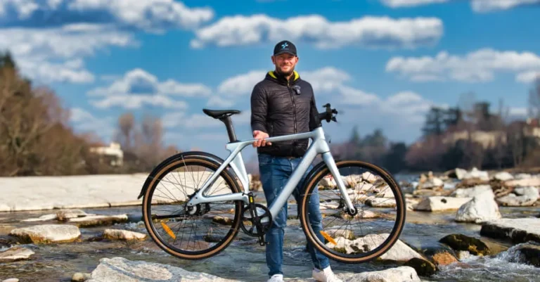 Why Lightweight E-Bikes Are Becoming Popular for City Commuters