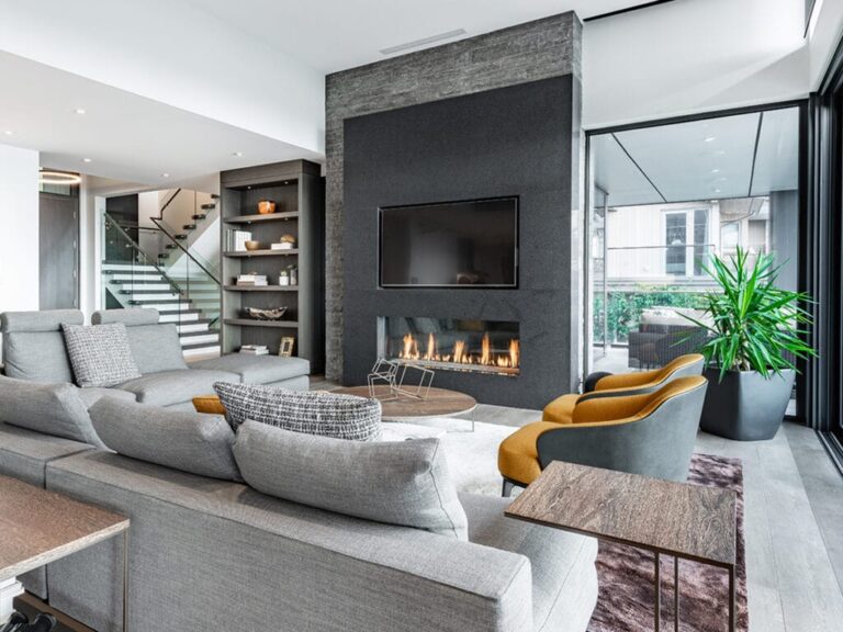 A Complete Guide to Stylish and Functional Window Covering Solutions for Modern Interior Spaces and Home Enhancement