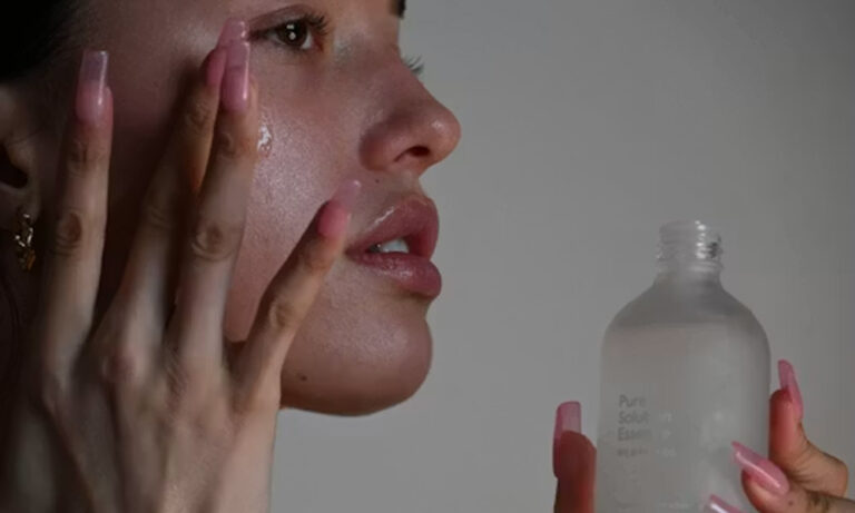 Why Scented Moisturizers Perform Differently on Compromised Versus Intact Skin Barriers
