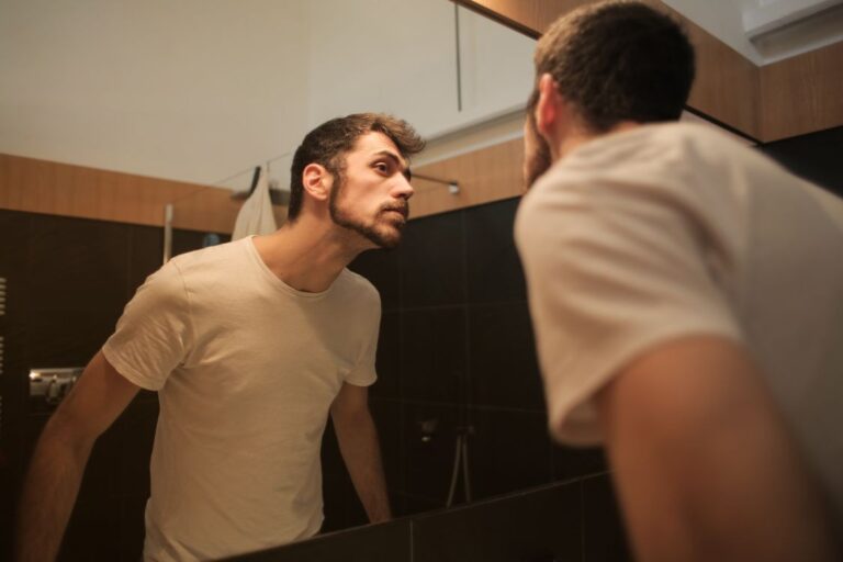 How To Spot Early Signs Of Hair Loss How To Spot Early Signs Of Hair Loss