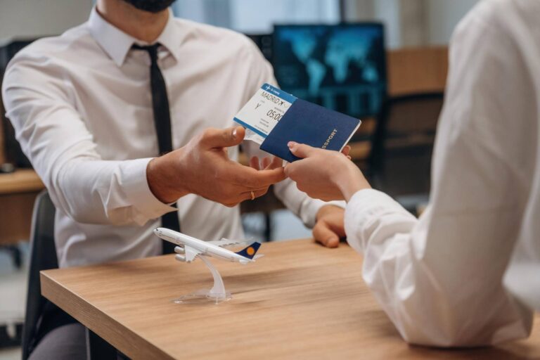 5 Reasons Businesses in Dubai Outsource Their Visa and PRO Work