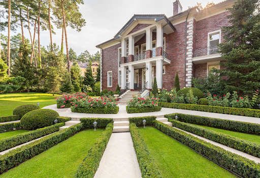 Effortless Gardening: How Technology Is Transforming Yard Care