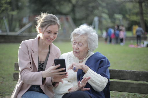 How Technology Supports Families Caring for Aging Loved Ones How Technology Supports Families Caring for Aging Loved Ones