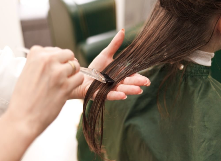 Keratin Smoothing Treatment vs Straightening: What’s the Difference? Keratin Smoothing Treatment vs Straightening