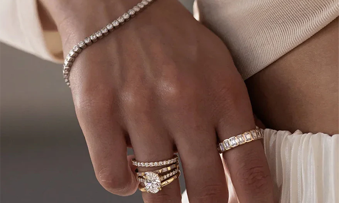 Stacking Rings 101: How to Wear Multiple Bands Without It Looking Cluttered