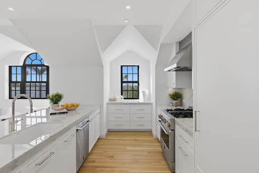 Photo Galleries Alone No Longer Win Listings in the Age of Short-Form Video