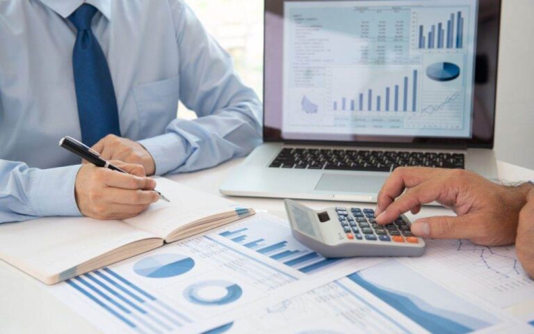 CPA, enrolled agent, bookkeeper, or software: who does what?
