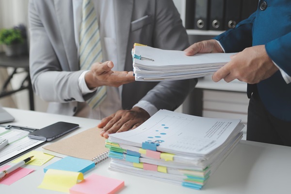 Legal Checklist Before Starting a Business in the UAE