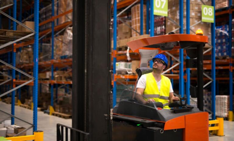 How Distributors Can Build a Dependable Electric Forklift Portfolio